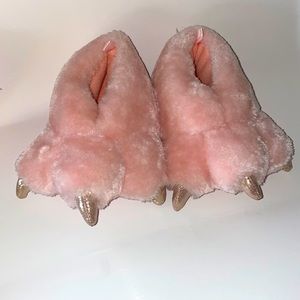 Old Navy Fluffy Pink Monster Slippers w/Shimmery “Claws”  (xs-5/6 ~ child)